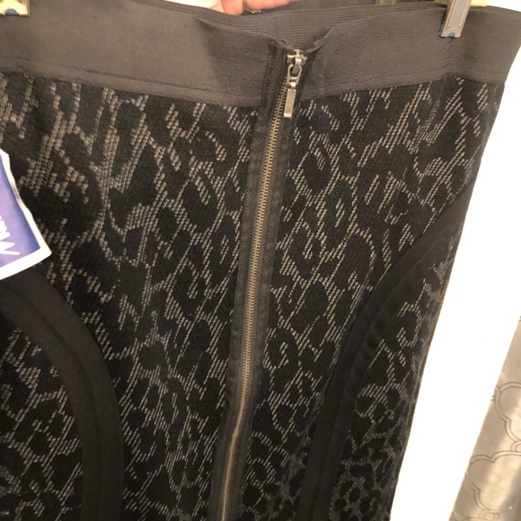 Studio Point  size 10 leopard print midi skirt with full back zip - Picture 6 of 6